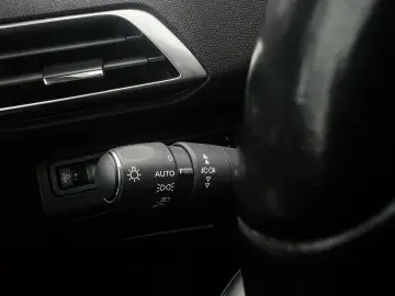 Peugeot 5008 Gen-Ii-2016