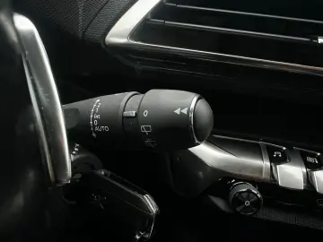 Peugeot 5008 Gen-Ii-2016