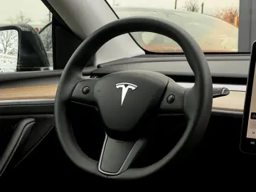 Tesla T-Model-Y