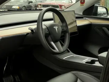 Tesla T-Model-Y