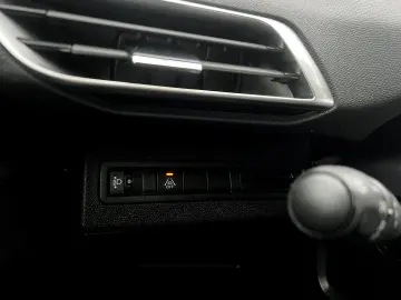 Peugeot 3008 Gen-Ii-2016