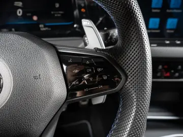 Golf 8 R 2.0 TSI 4Motion  O.Z. ACC DCC PERF. VOL