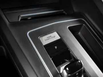 Golf 8 R 2.0 TSI 4Motion  O.Z. ACC DCC PERF. VOL