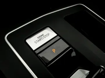 Volkswagen Golf Gen-Viii-2020