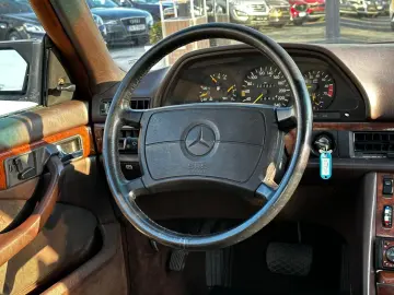 Mercedes-Benz W126