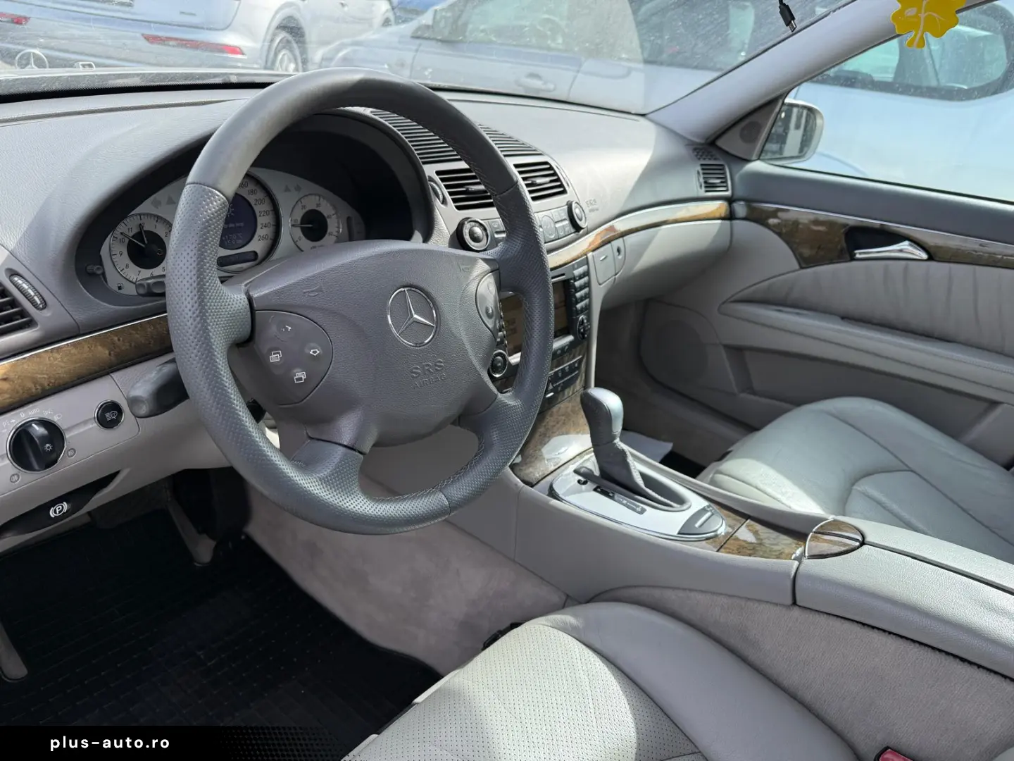 Mercedes-Benz E200 Avangarde