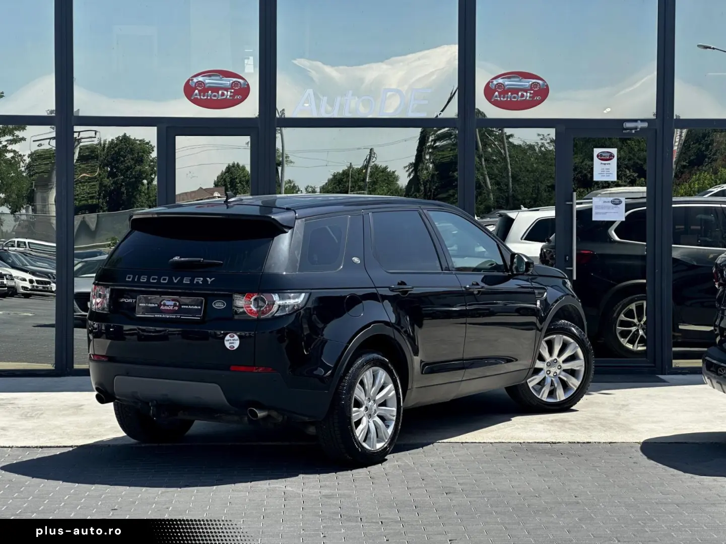 Land-Rover Discovery-Sport