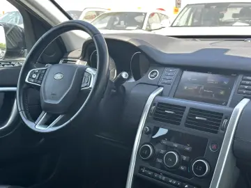 Land-Rover Discovery-Sport