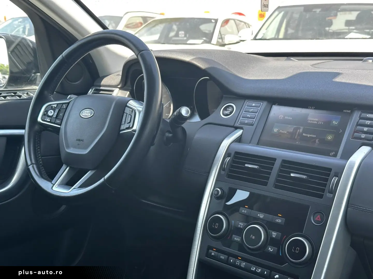 Land-Rover Discovery-Sport