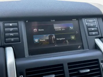 Land-Rover Discovery-Sport