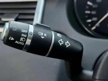 Land-Rover Discovery-Sport