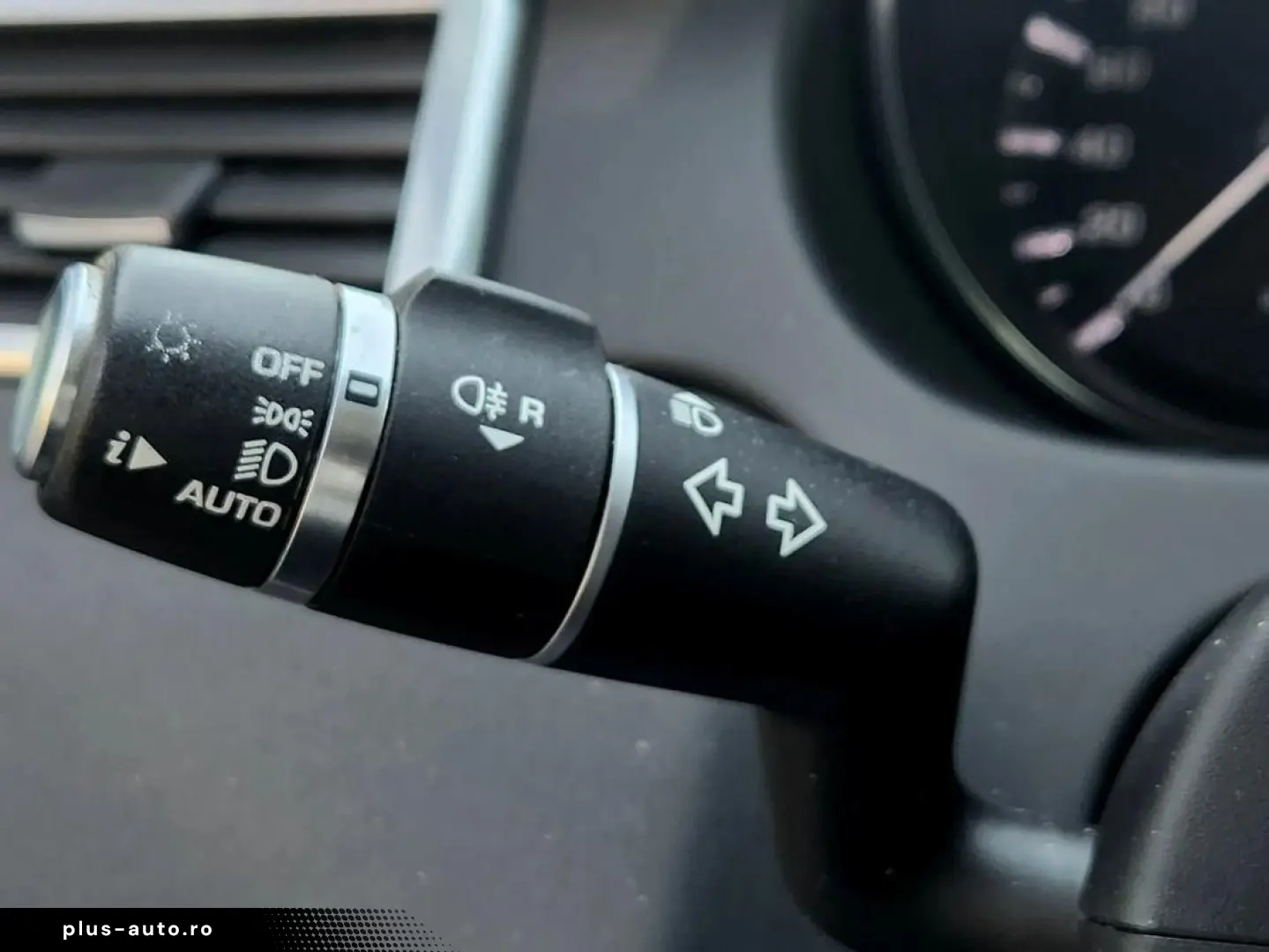 Land-Rover Discovery-Sport