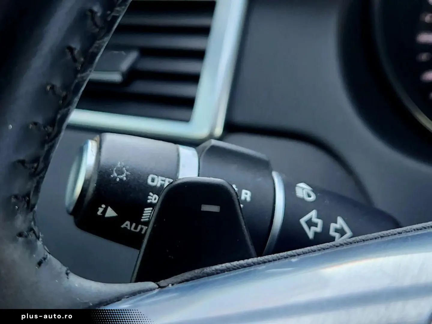 Land-Rover Discovery-Sport