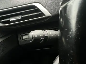 Peugeot 3008 Gen-Ii-2016