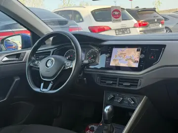 Volkswagen Polo Gen-Vi-2017
