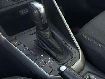 Volkswagen Polo Gen-Vi-2017