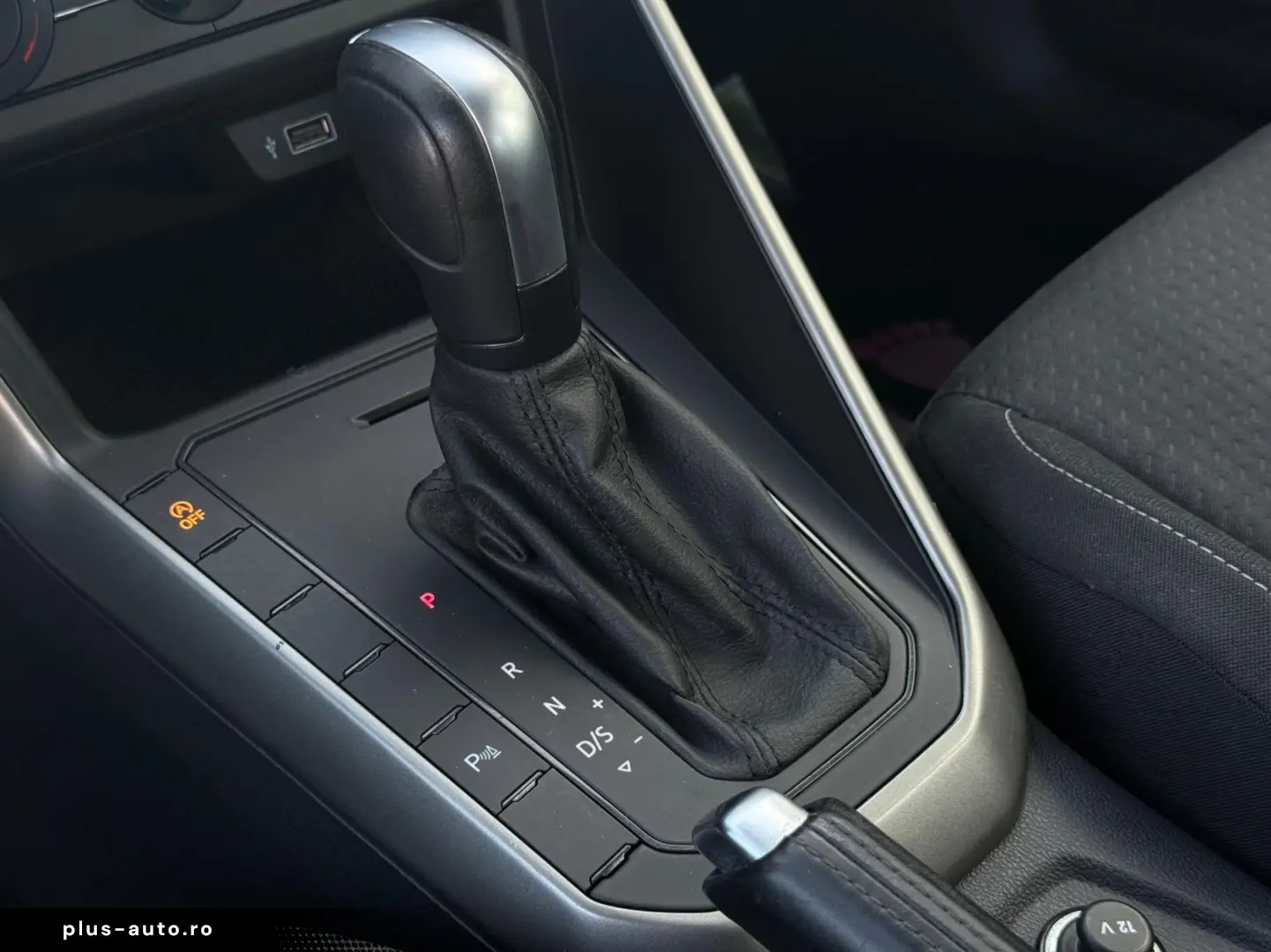 Volkswagen Polo Gen-Vi-2017