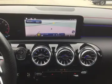 CLA 200 Coupé AMG  Fahrassistenz Verkehrszeichen