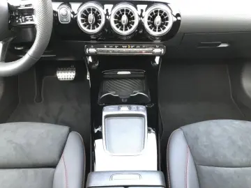 CLA 180 Coupe  MBUX AMG Wide Pano SpurW W-Paket
