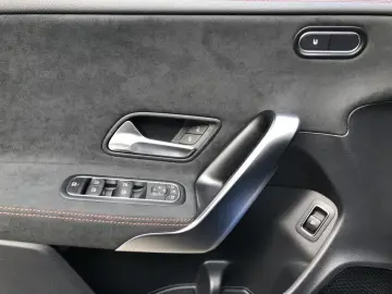 CLA 180 Coupe  MBUX AMG Wide Pano SpurW W-Paket