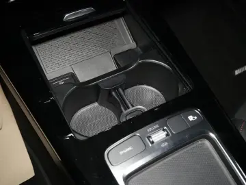 CLA 180 Coupé   AMG BURM NIGHT MULTI 360 AHK PDC