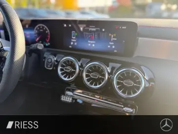 CLA 200 Coupé AMG SPORT PANO DISTR AHK 360  MULT