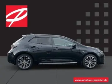 Corolla Hybrid Team D AHK Soundsystem LED Blendf