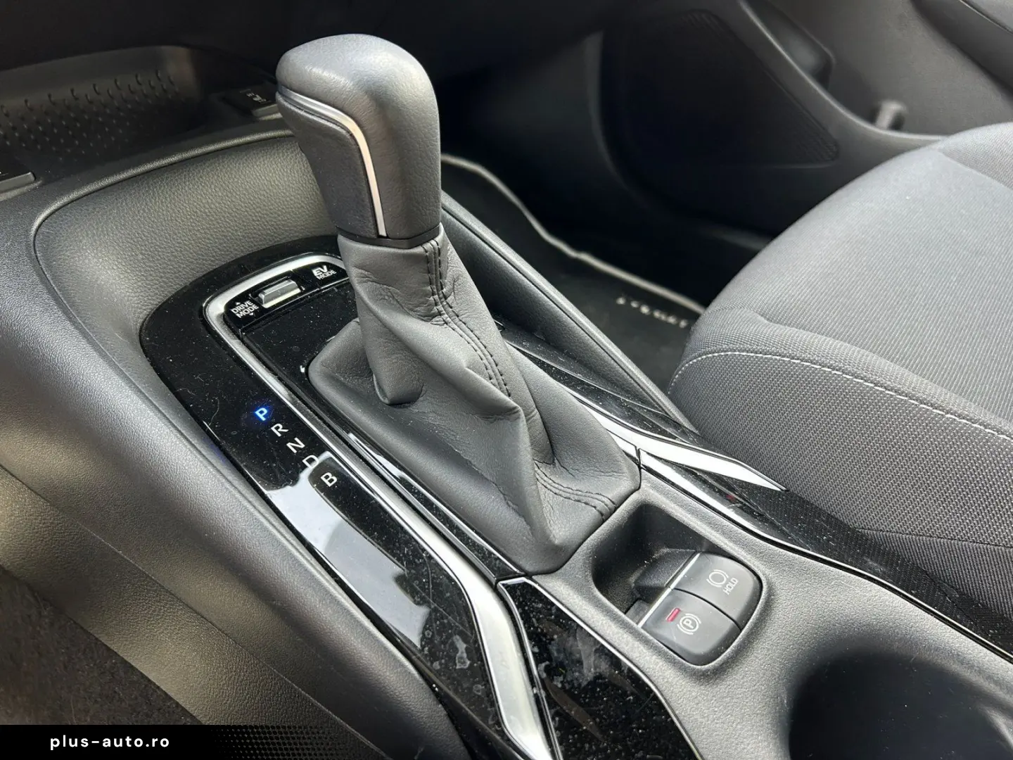 Corolla 1 8 Hybrid  Business Edition  WKR 1.HAND