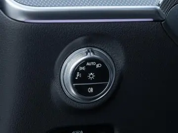 CLE 200 Coupé AMG-Sport Pano Memo Night Totw 20'