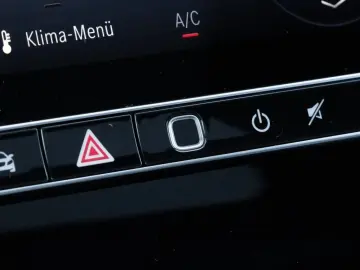 CLE 200 Coupé AMG-Sport Pano Memo Night Totw 20'