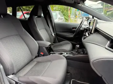 Corolla Touring Sports Hybrid Team D