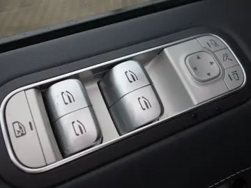 G 63 AMG MANUFAKTUR REARTV SD STDHZG ACC 360 AHK