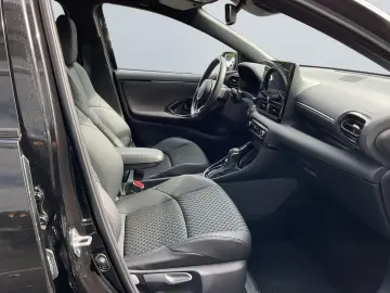 Yaris Hybrid 130 1.5 Style  LED ACC CAM SHZ Navi