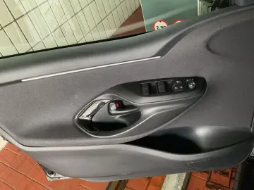 Yaris Hybrid 130 1.5 Style  LED ACC CAM SHZ Navi