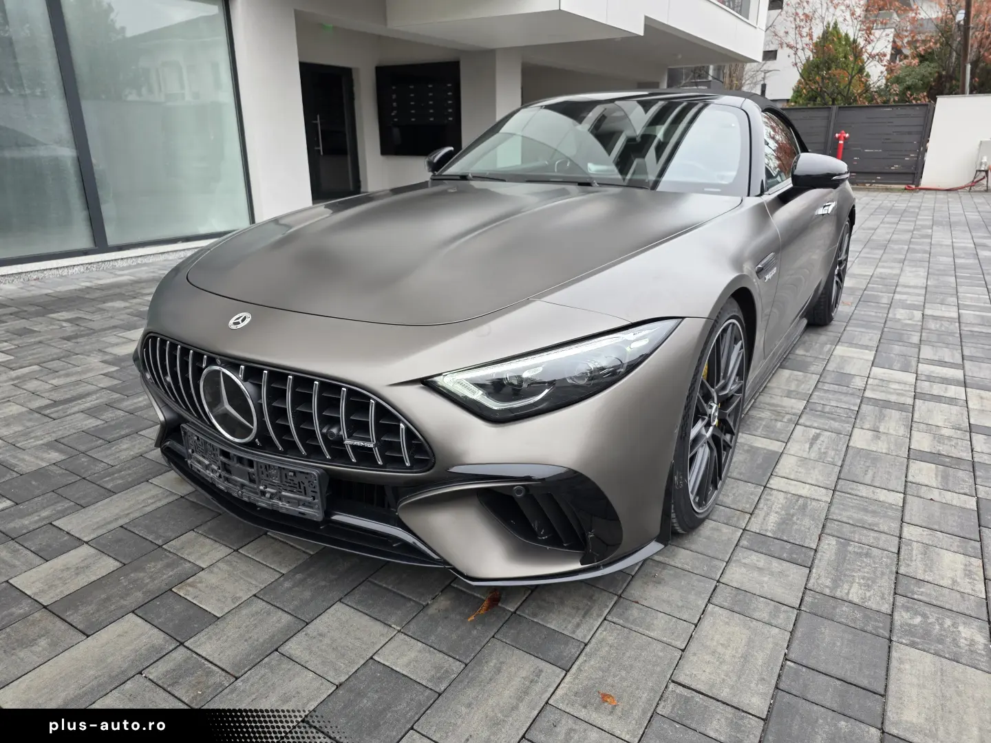 Mercedes Benz SL63 AMG