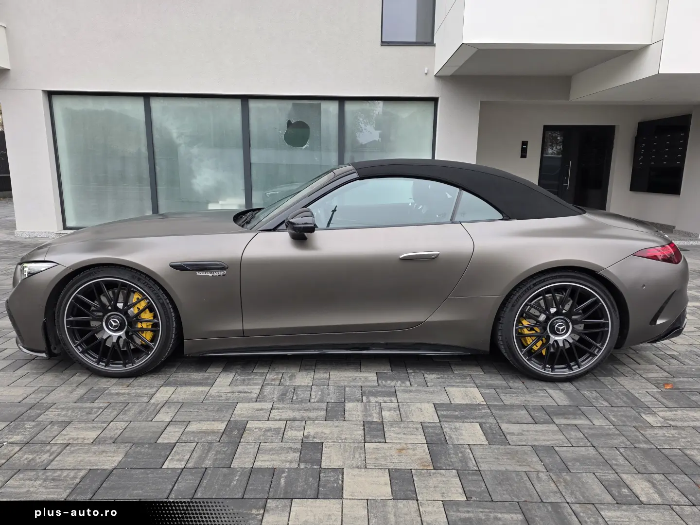 Mercedes Benz SL63 AMG