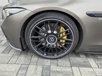 Mercedes Benz SL63 AMG