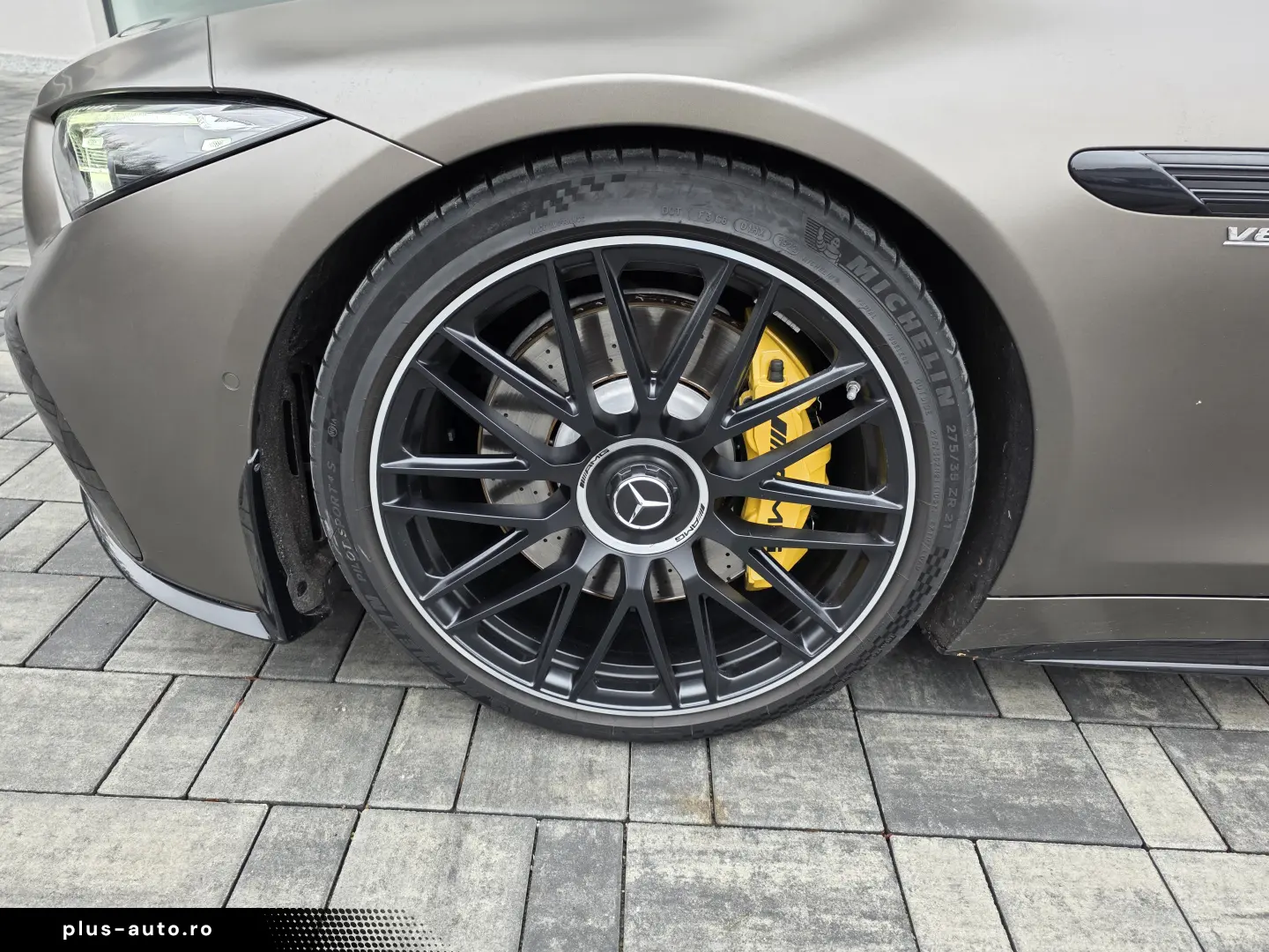 Mercedes Benz SL63 AMG