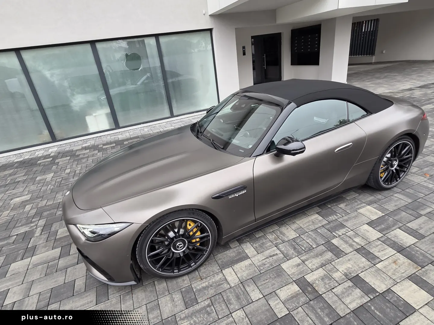 Mercedes Benz SL63 AMG