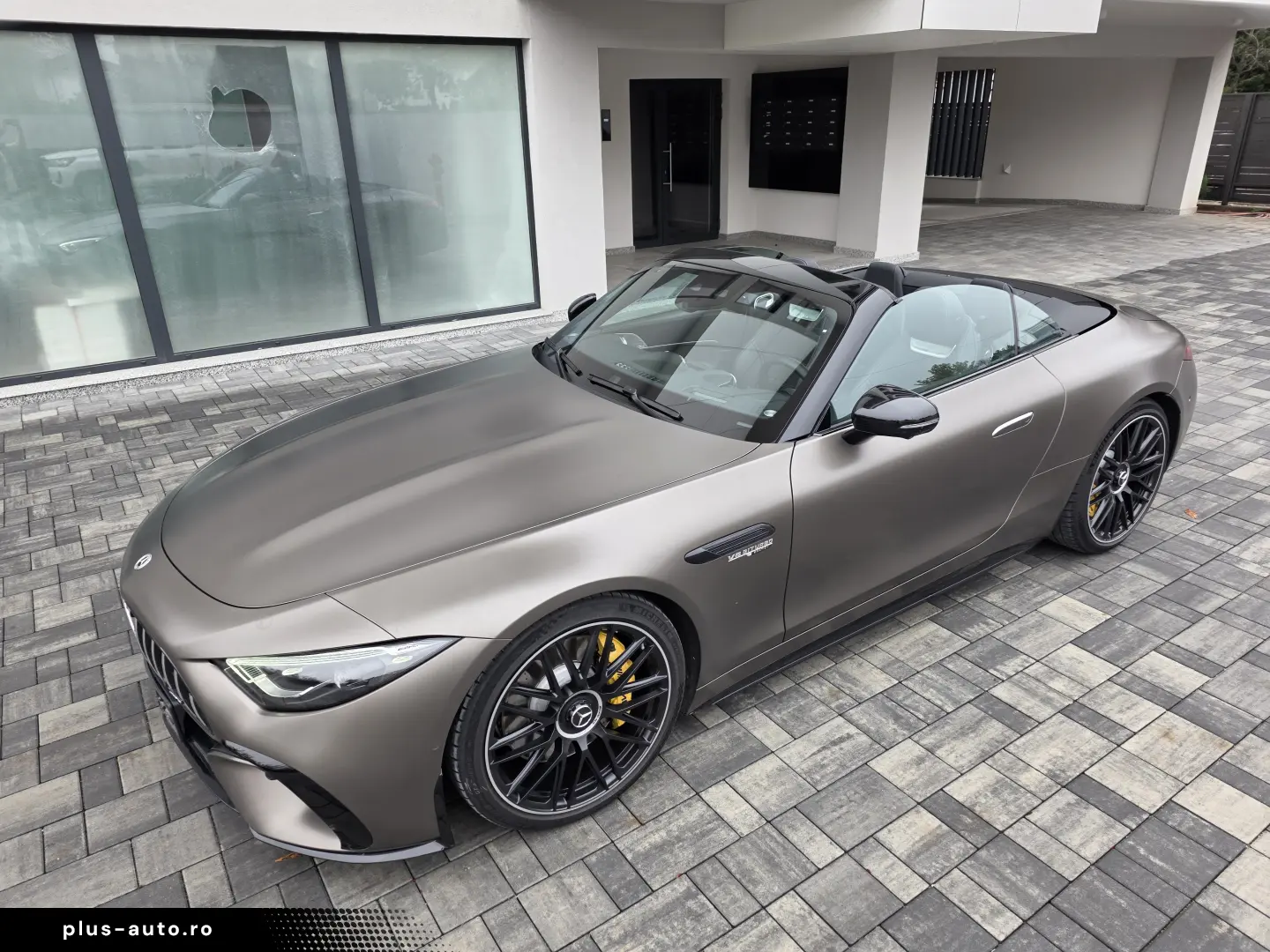 Mercedes Benz SL63 AMG