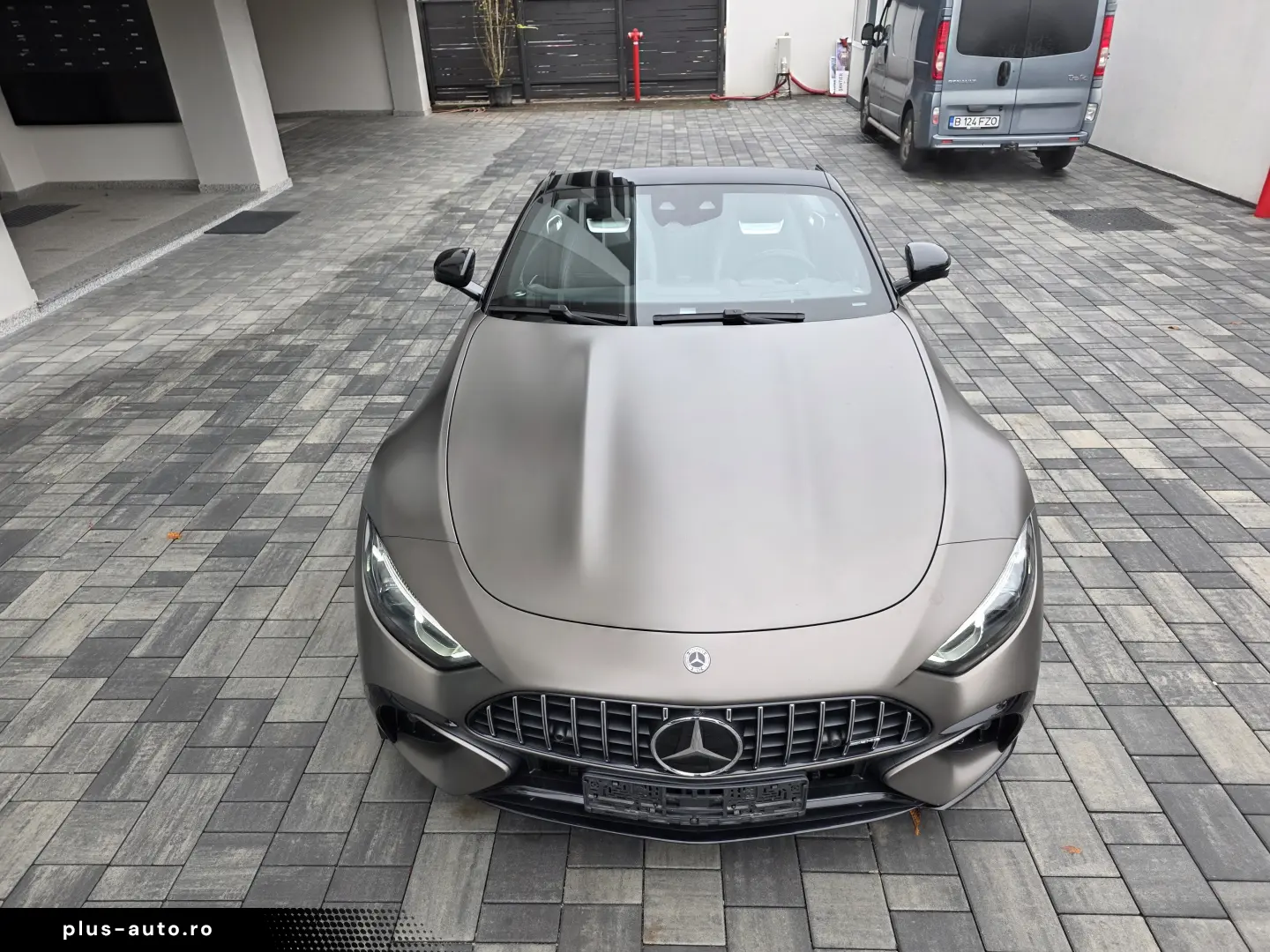 Mercedes Benz SL63 AMG