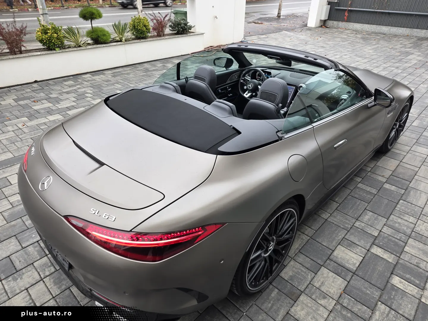 Mercedes Benz SL63 AMG