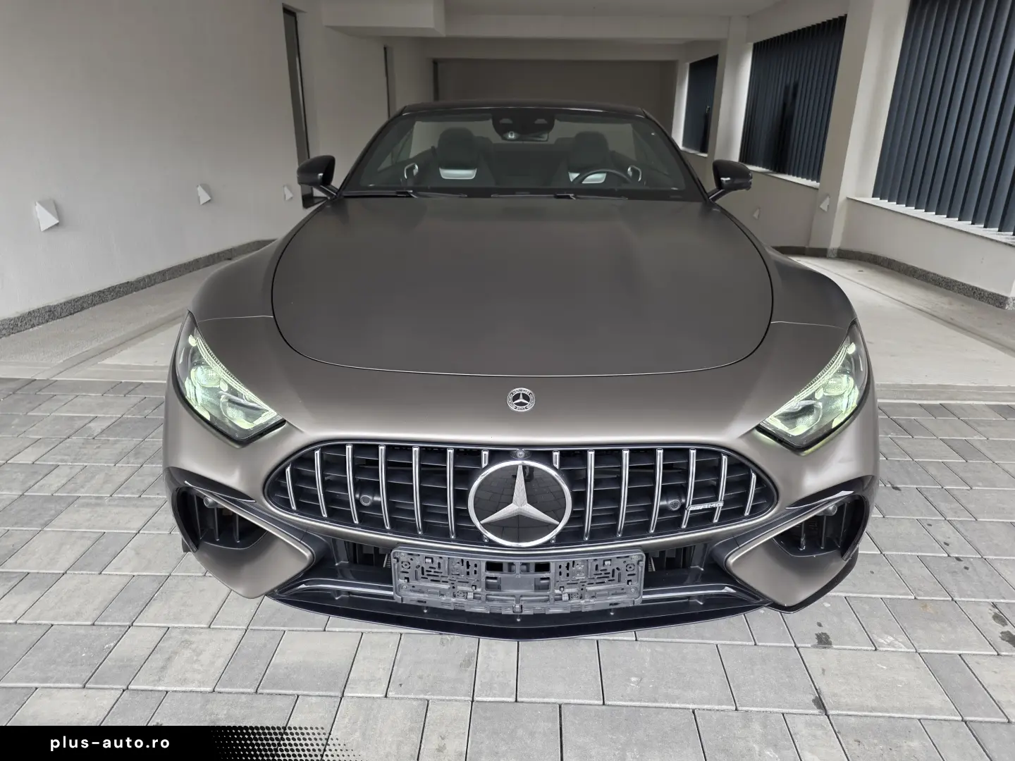 Mercedes Benz SL63 AMG