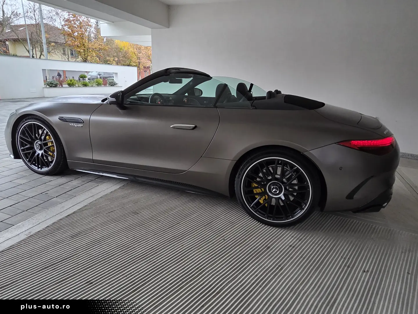 Mercedes Benz SL63 AMG