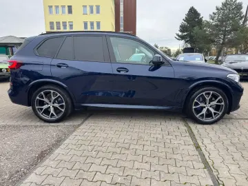 X5 X Drive 45e M Sport 360 -Kamera B&W