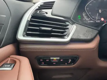 X5 X Drive 45e M Sport 360 -Kamera B&W