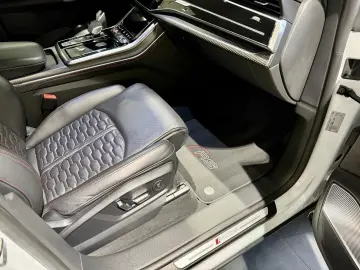 RSQ8 Carbon Pak. Standheiz 305 km h Keramik B&O