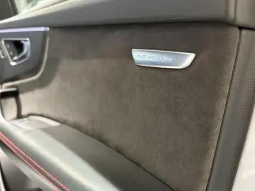 RSQ8 Carbon Pak. Standheiz 305 km h Keramik B&O