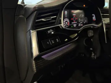 RSQ8 Carbon Pak. Standheiz 305 km h Keramik B&O