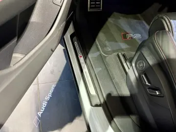 RSQ8 Carbon Pak. Standheiz 305 km h Keramik B&O